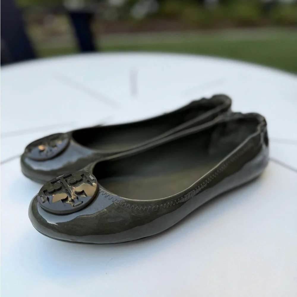 Tory Burch Minnie Travel Ballet, Patent Leather, Leccio, STORE DISPLAY, NO BOX‎